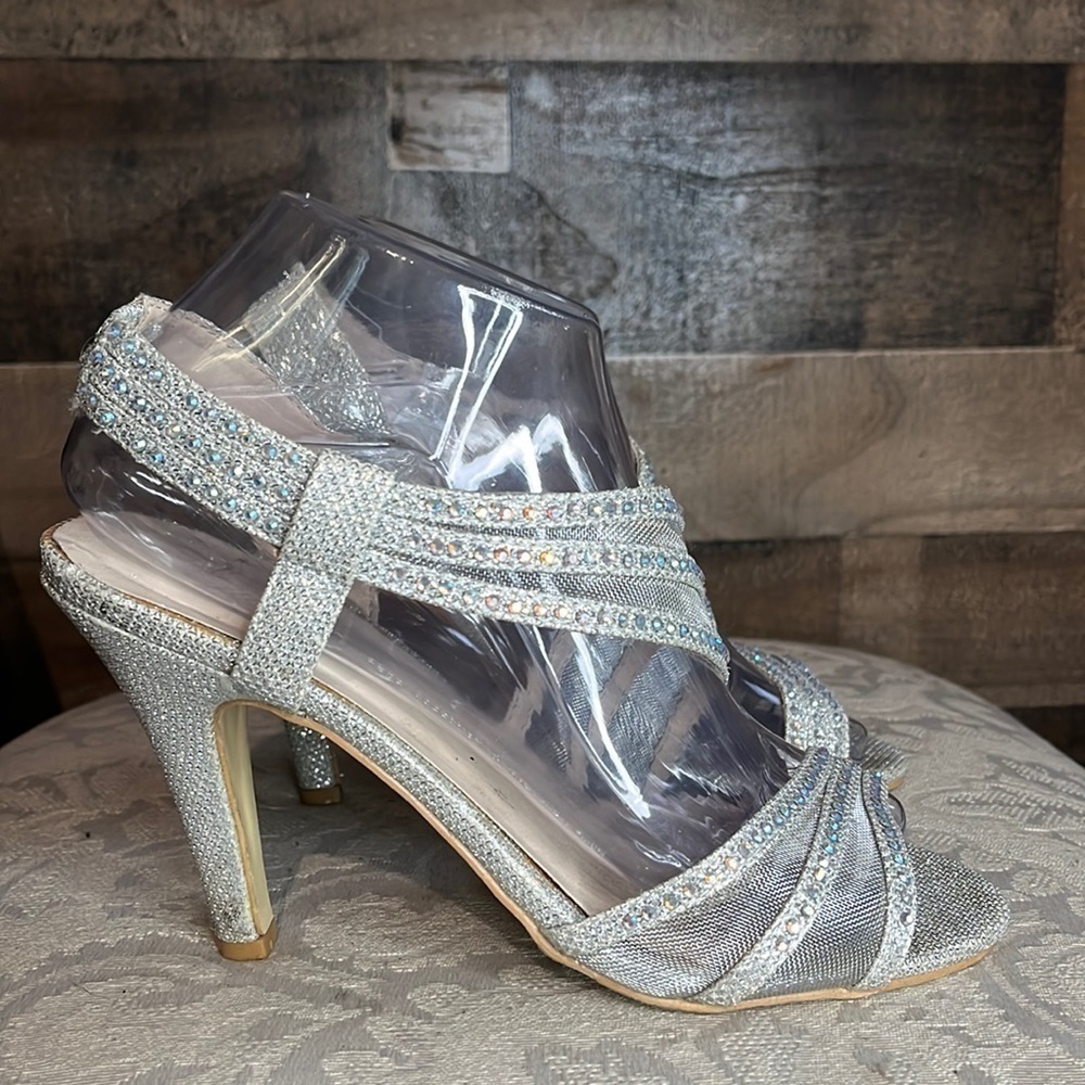 Glister Silvery Sparkly Glitter Special Occasion Heel Size 7